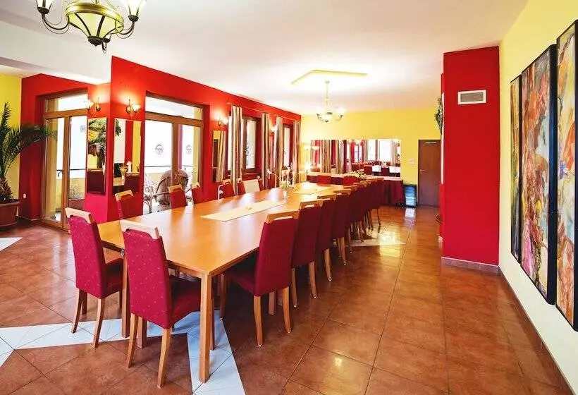 ペンション Penzión Tavel