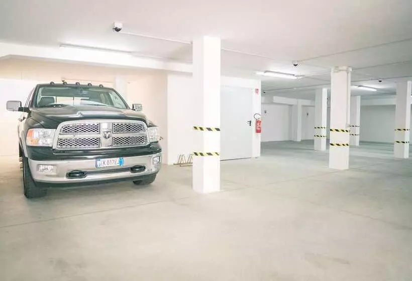 簡易ホテル Regina Simius