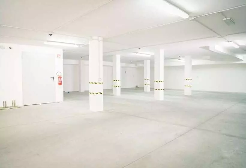 簡易ホテル Regina Simius