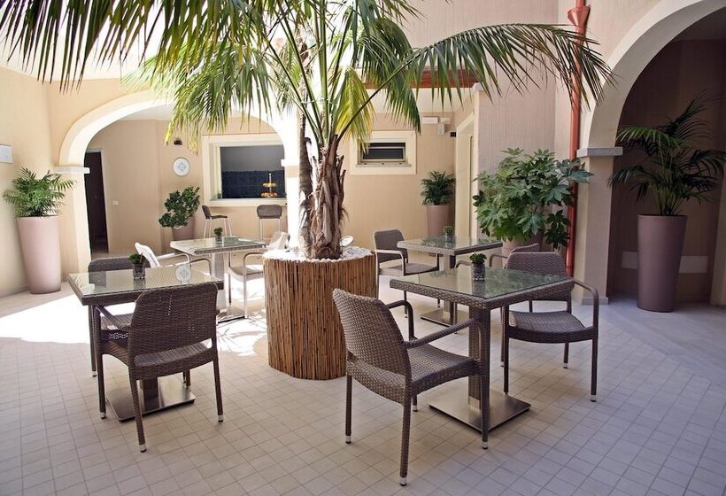 فندق فئة نجمة واحدة Regina Simius