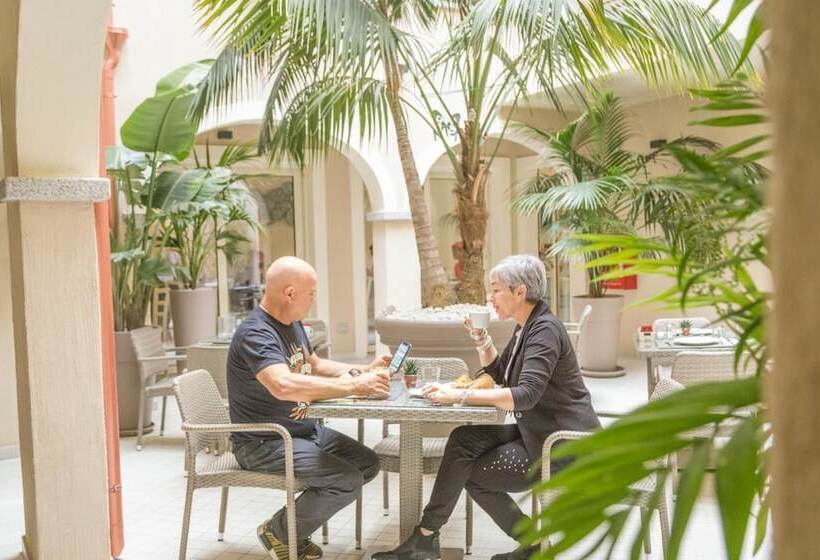 فندق فئة نجمة واحدة Regina Simius