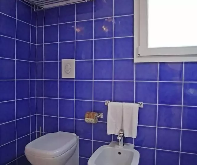 簡易ホテル Regina Simius