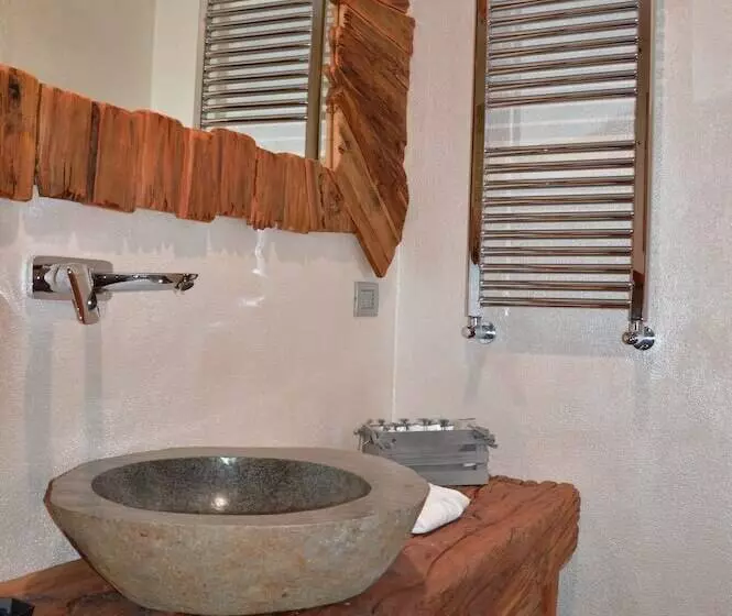 簡易ホテル Serendipity