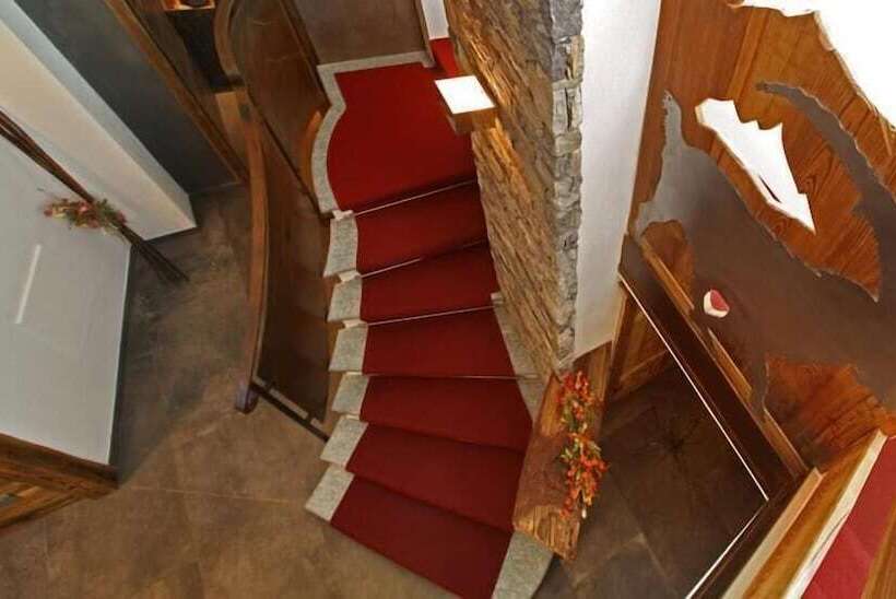 مسافرخانه Serendipity