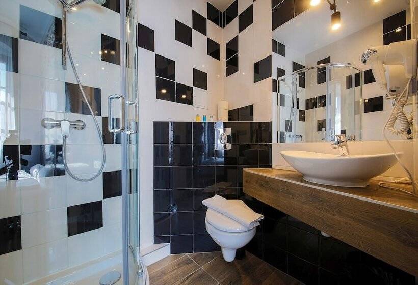 هتل Boogie Aparthouse Old Town