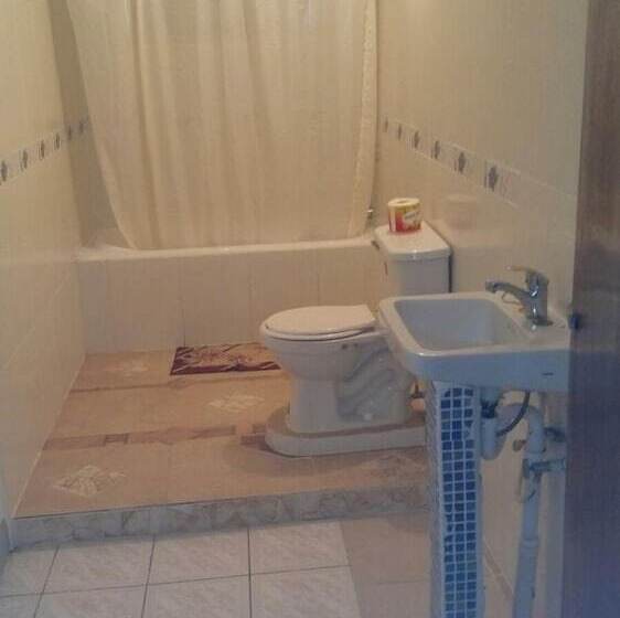 هتل Golden Sands Guest House