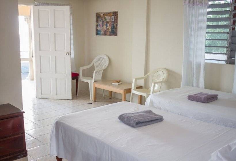 هتل Golden Sands Guest House