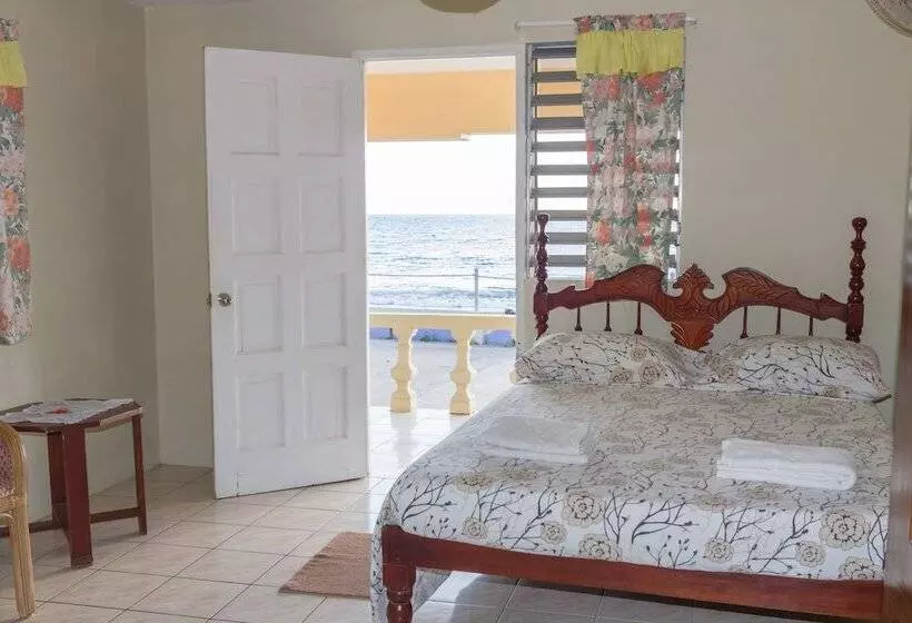 هتل Golden Sands Guest House