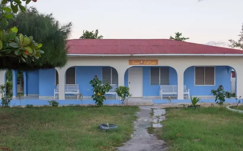 هتل Golden Sands Guest House