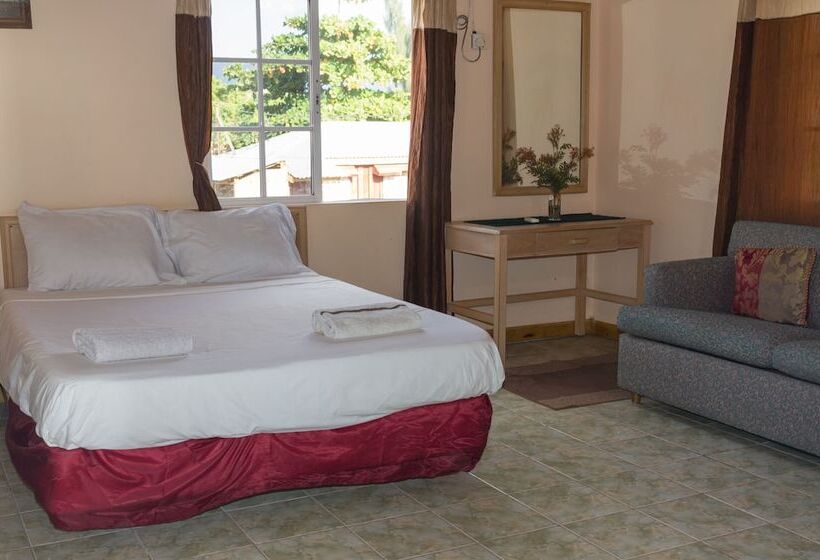 هتل Golden Sands Guest House