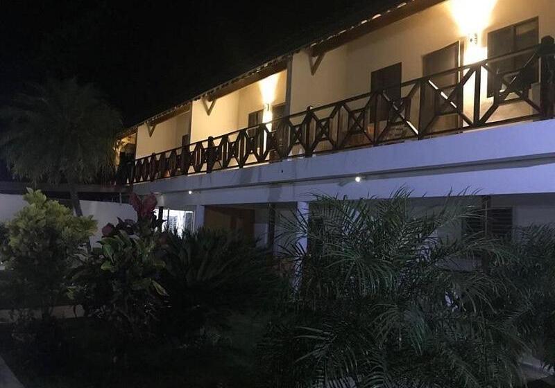 هتل Piedra Marron