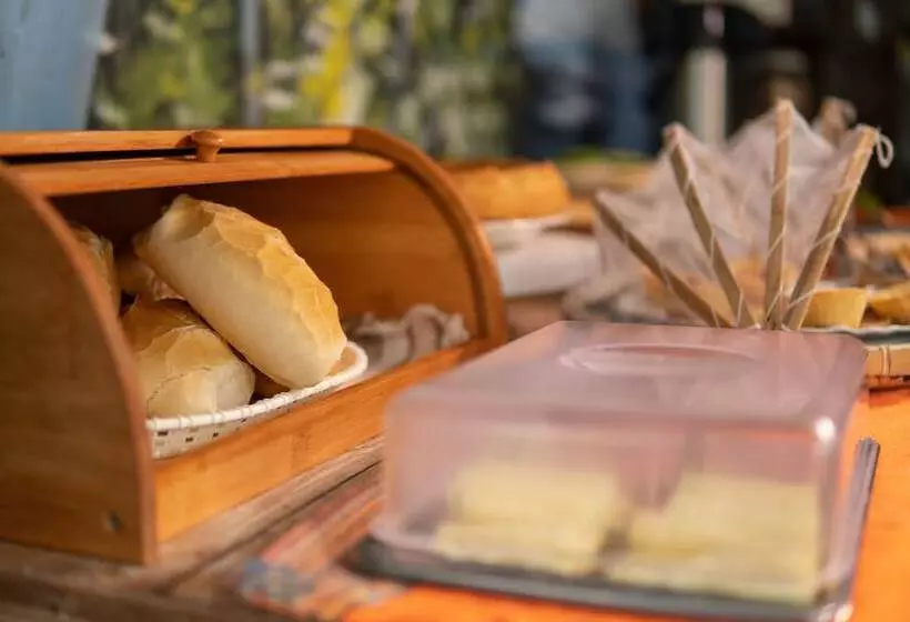 Hotelli Pv Pousada Passarela Da Vila