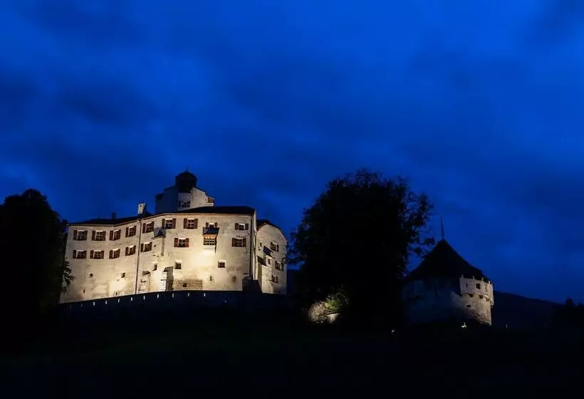 Hotelli Schloss Friedberg