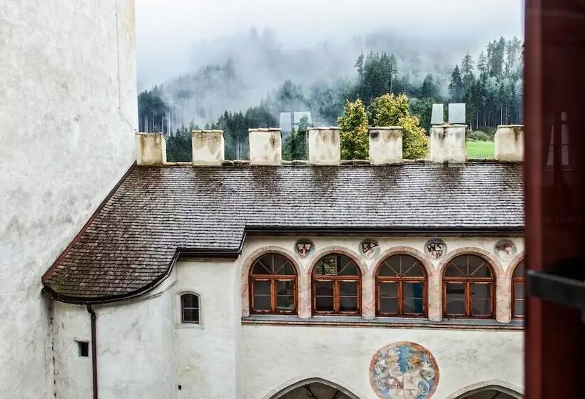 Hotelli Schloss Friedberg