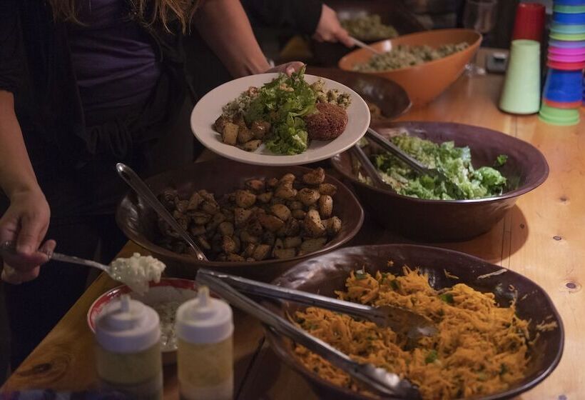 La Iguana Perdida Hostel