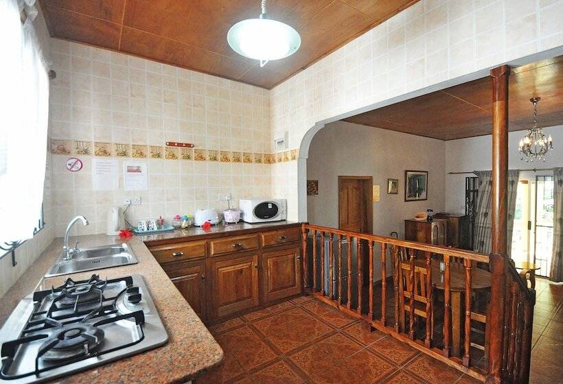 پانسیون Acquario Guesthouse