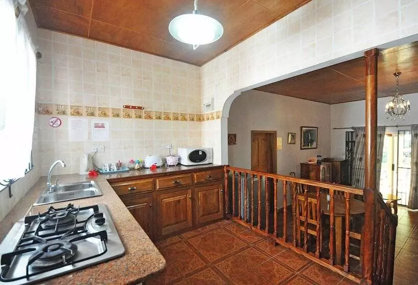 پانسیون Acquario Guesthouse