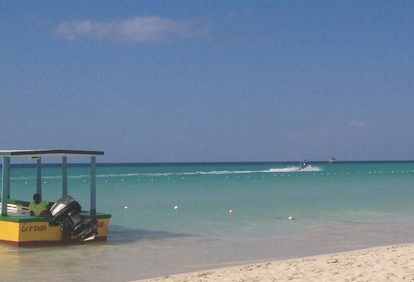 پانسیون Chippewa Village