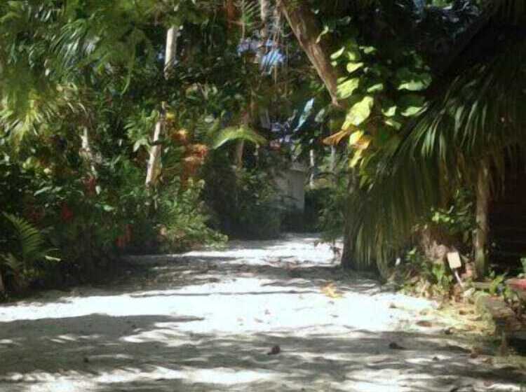 پانسیون Chippewa Village