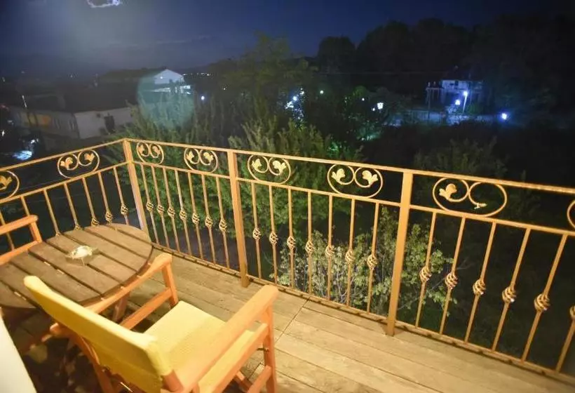 Santa Marina Guesthouse