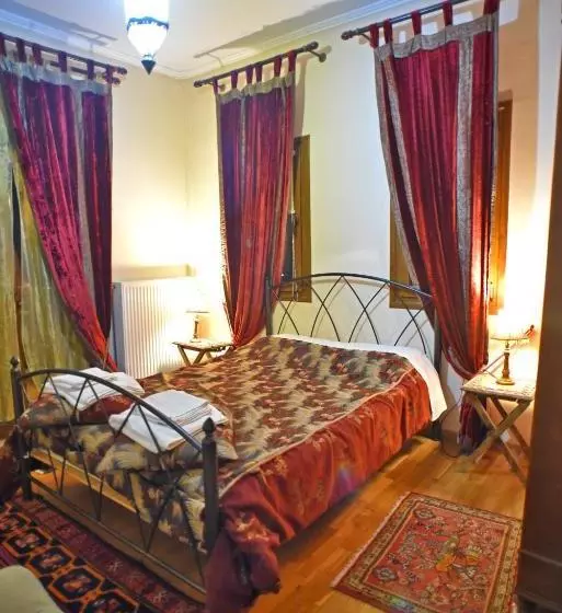 Santa Marina Guesthouse