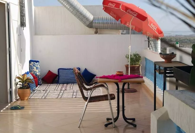 Global Surf House Hostel/backpacker