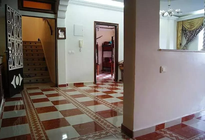 Global Surf House Hostel/backpacker