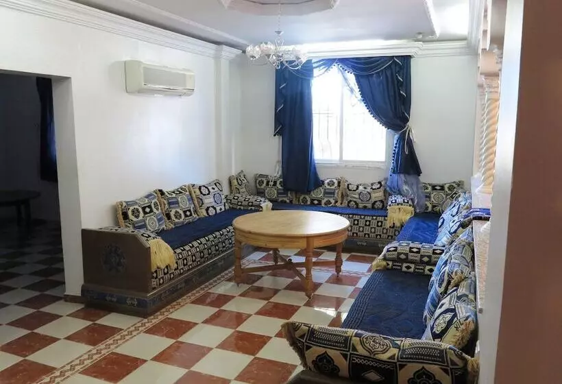 Global Surf House Hostel/backpacker