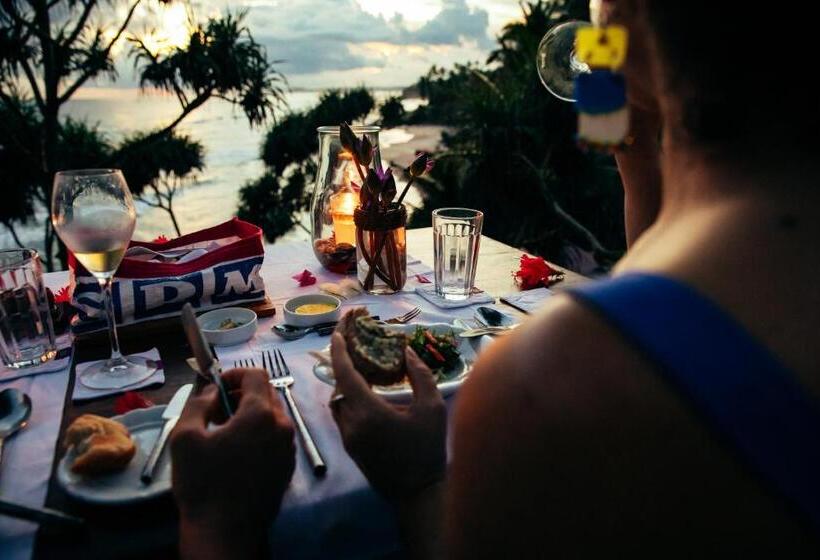 هتل Utmt Underneath The Mango Tree Spa & Beach Resort