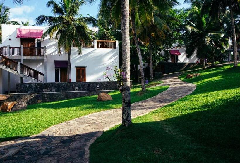 هتل Utmt Underneath The Mango Tree Spa & Beach Resort