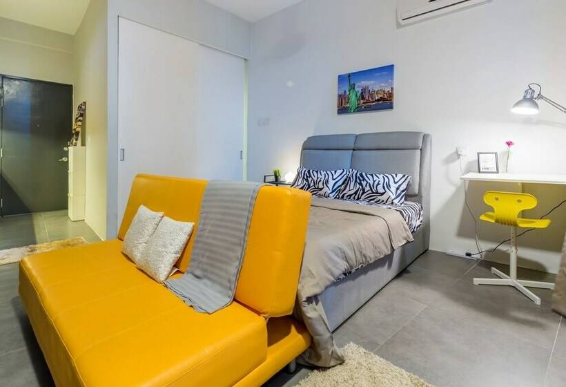 Luzzeri Suite Empire Damansara