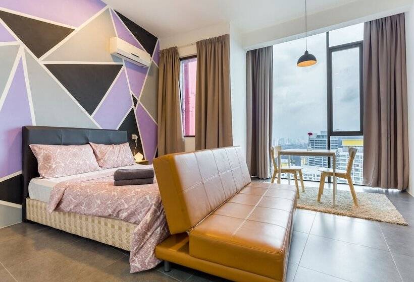 Luzzeri Suite Empire Damansara