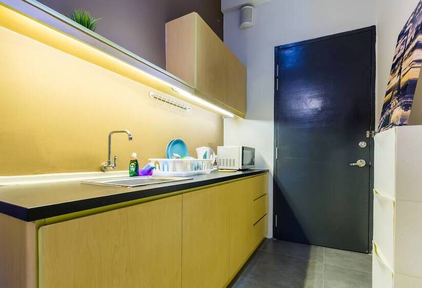 Luzzeri Suite Empire Damansara