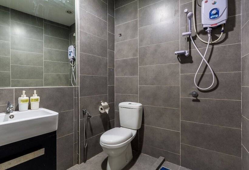 Luzzeri Suite Empire Damansara