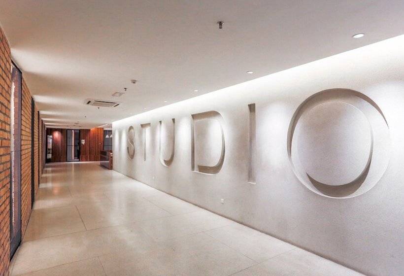 Luzzeri Suite Empire Damansara