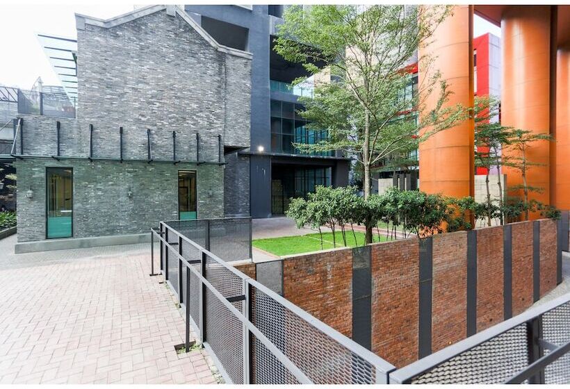 Luzzeri Suite Empire Damansara