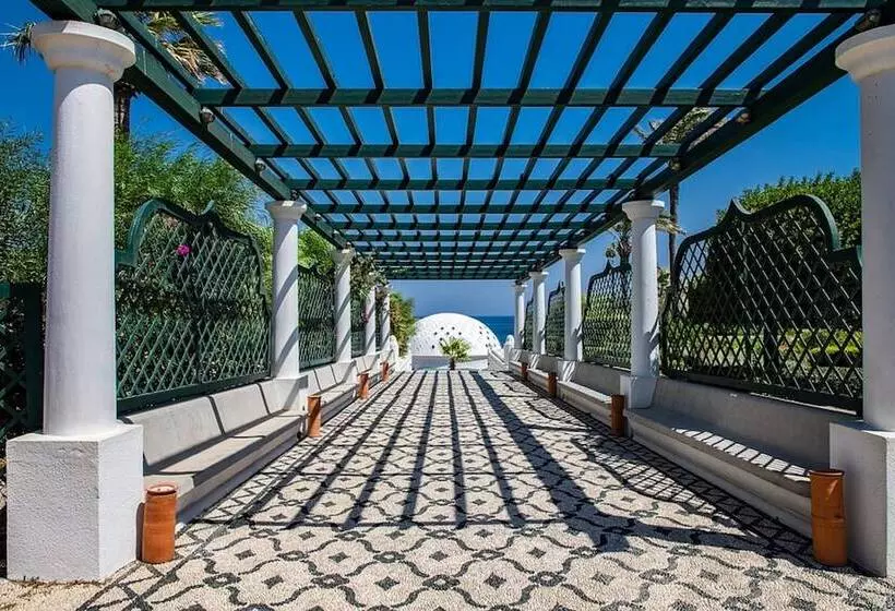 Maris Lindos Suites & Apartments