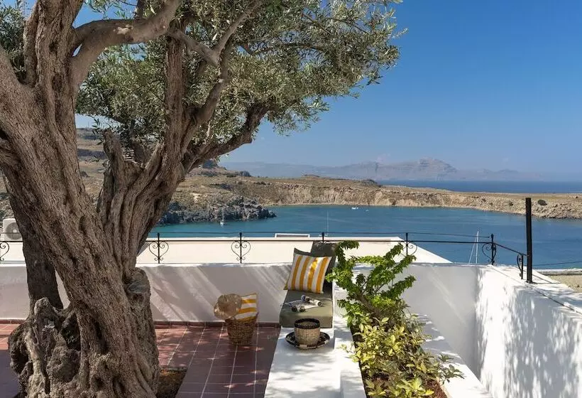 Maris Lindos Suites & Apartments