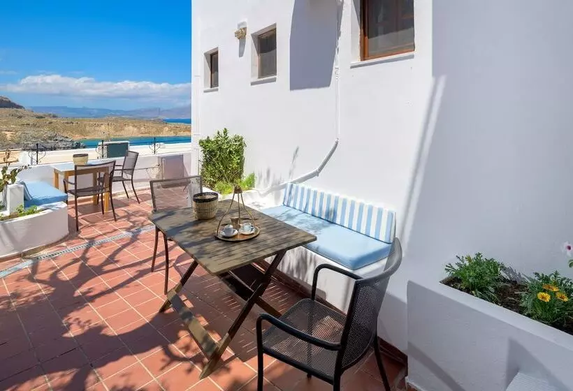 Maris Lindos Suites & Apartments