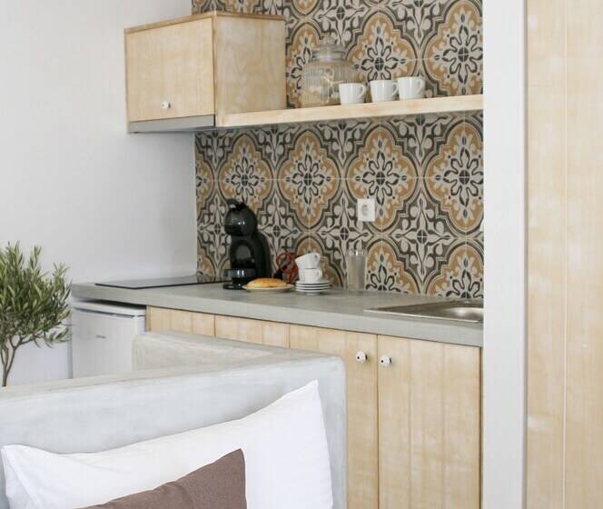 Anatoli Luxury Studios & Suites