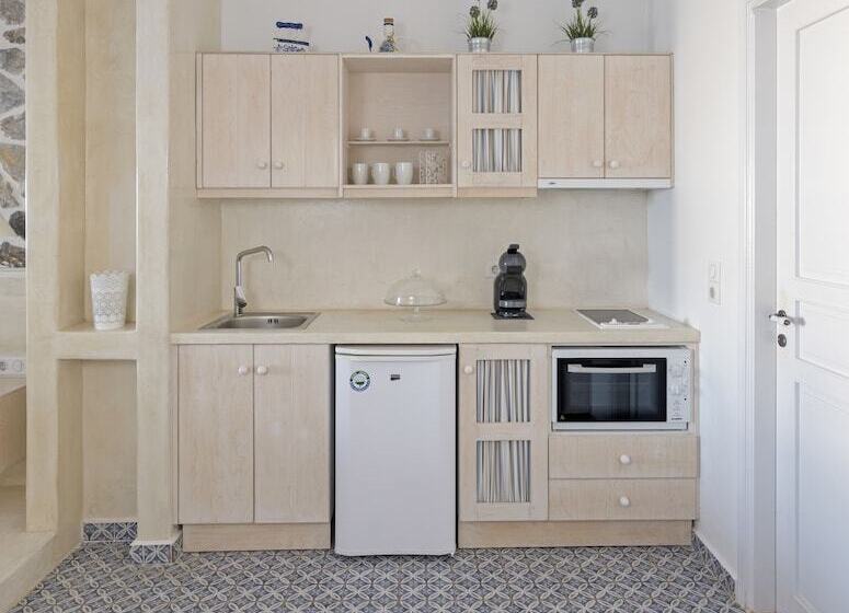 Anatoli Luxury Studios & Suites