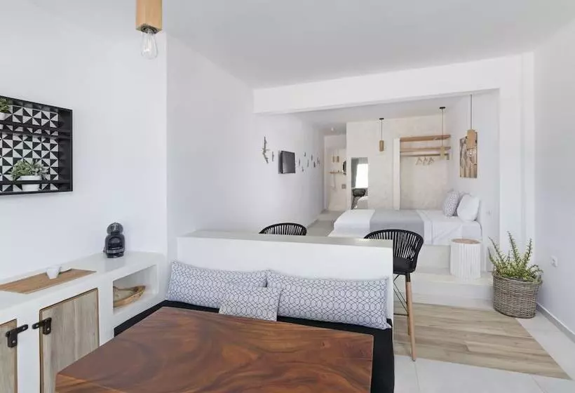 Anatoli Luxury Studios & Suites