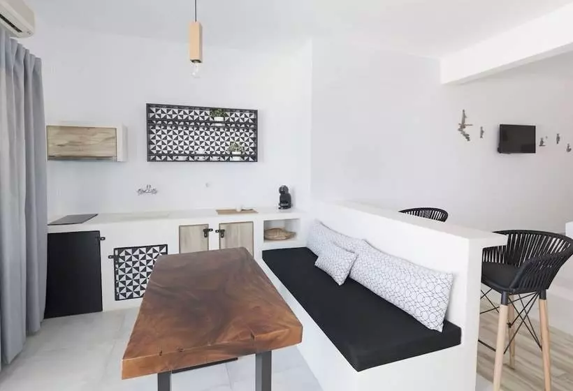 Anatoli Luxury Studios & Suites