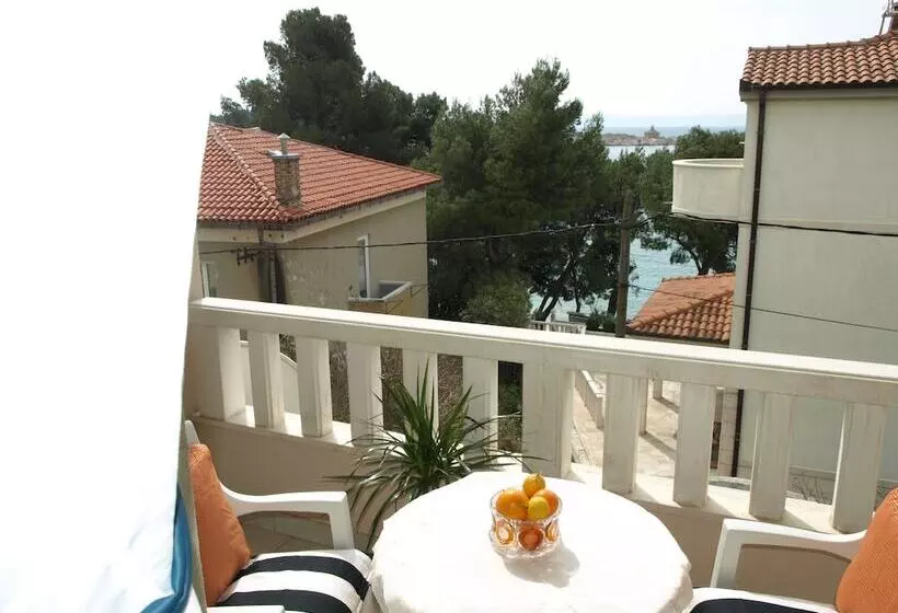 Apartments Issa