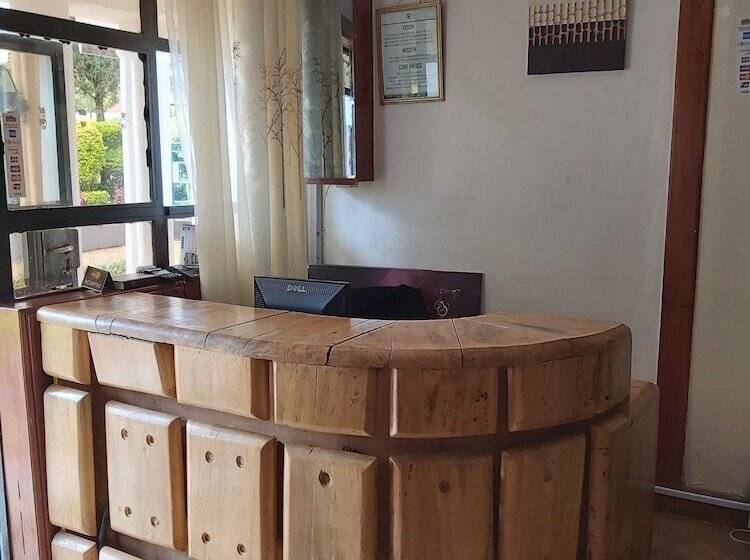 هتل Sahara Gardens Kericho