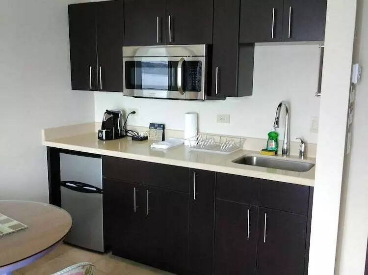 Marina Papagayo Suites