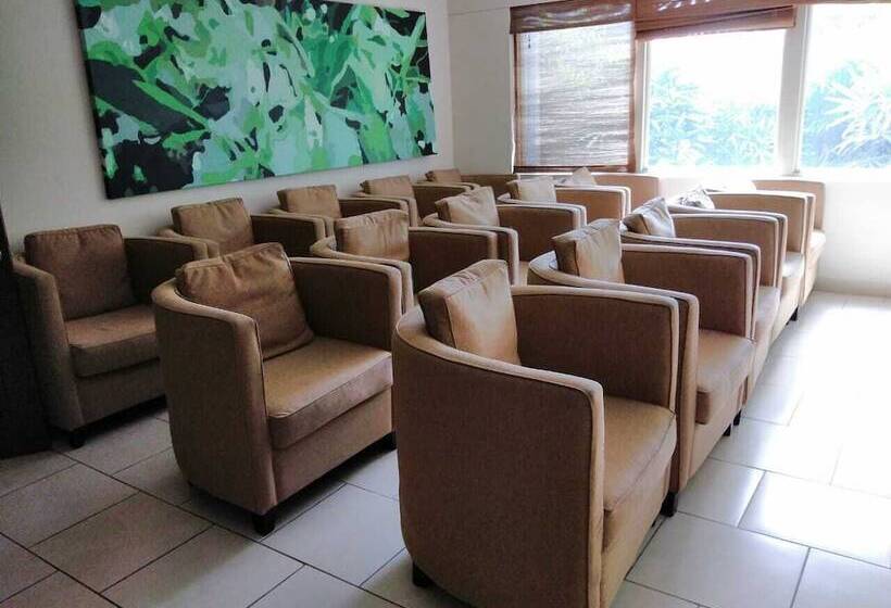 Marina Papagayo Suites