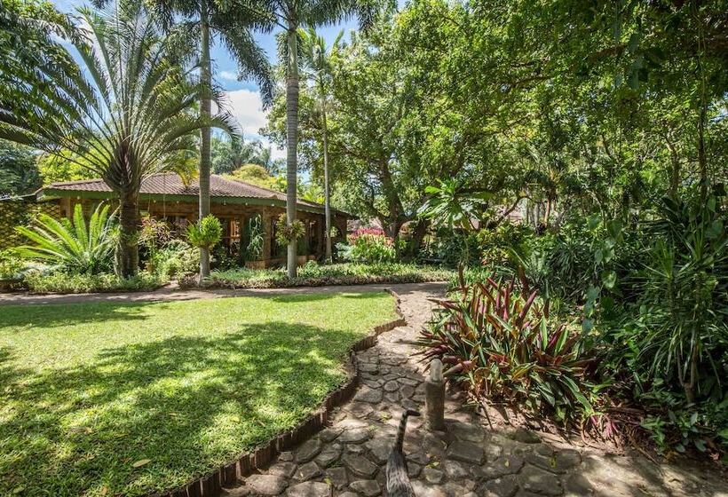 Majatalo Wendy S Country Lodge