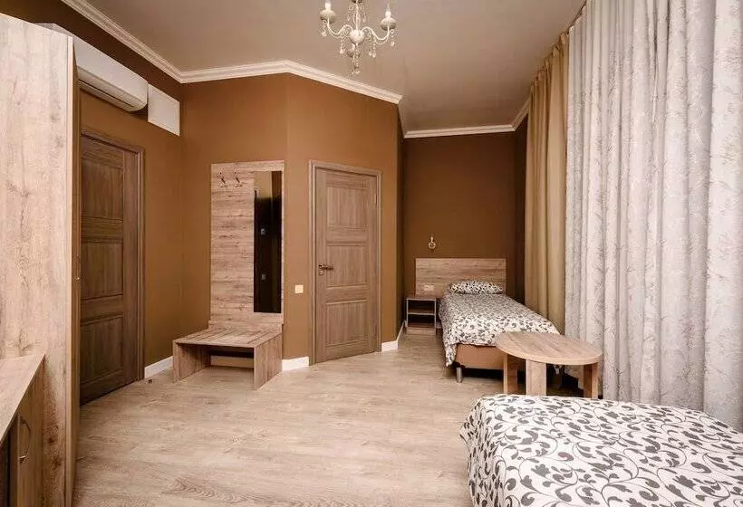 پانسیون Zhuravli