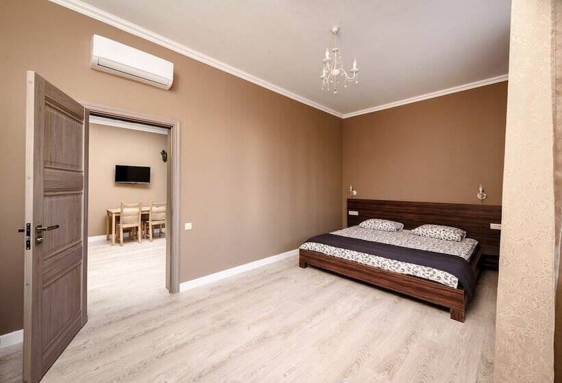 פנסיון Zhuravli